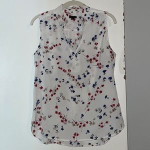 Sleeveless blouse
